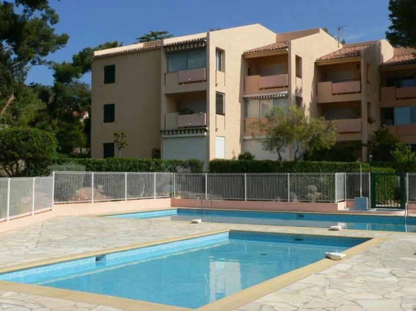 Studio Avec Piscines A 500M De La Plage Bandol Kültér fotó